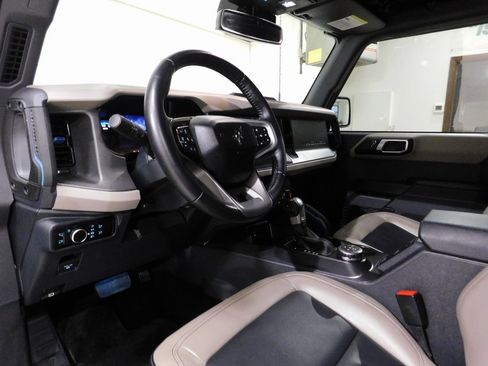 Used 2024 Ford Bronco Wildtrak image 31