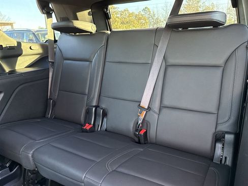 Used 2022 Chevrolet Tahoe Z71 w/ Luxury Package image 15