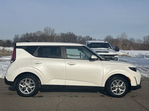 Used 2024 Kia Soul LX w/ Option Group 015 image 9