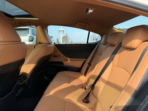 Used 2023 Lexus ES 350 w/ Premium Package image 15