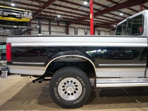 Used 1993 Ford F250 XLT image 9