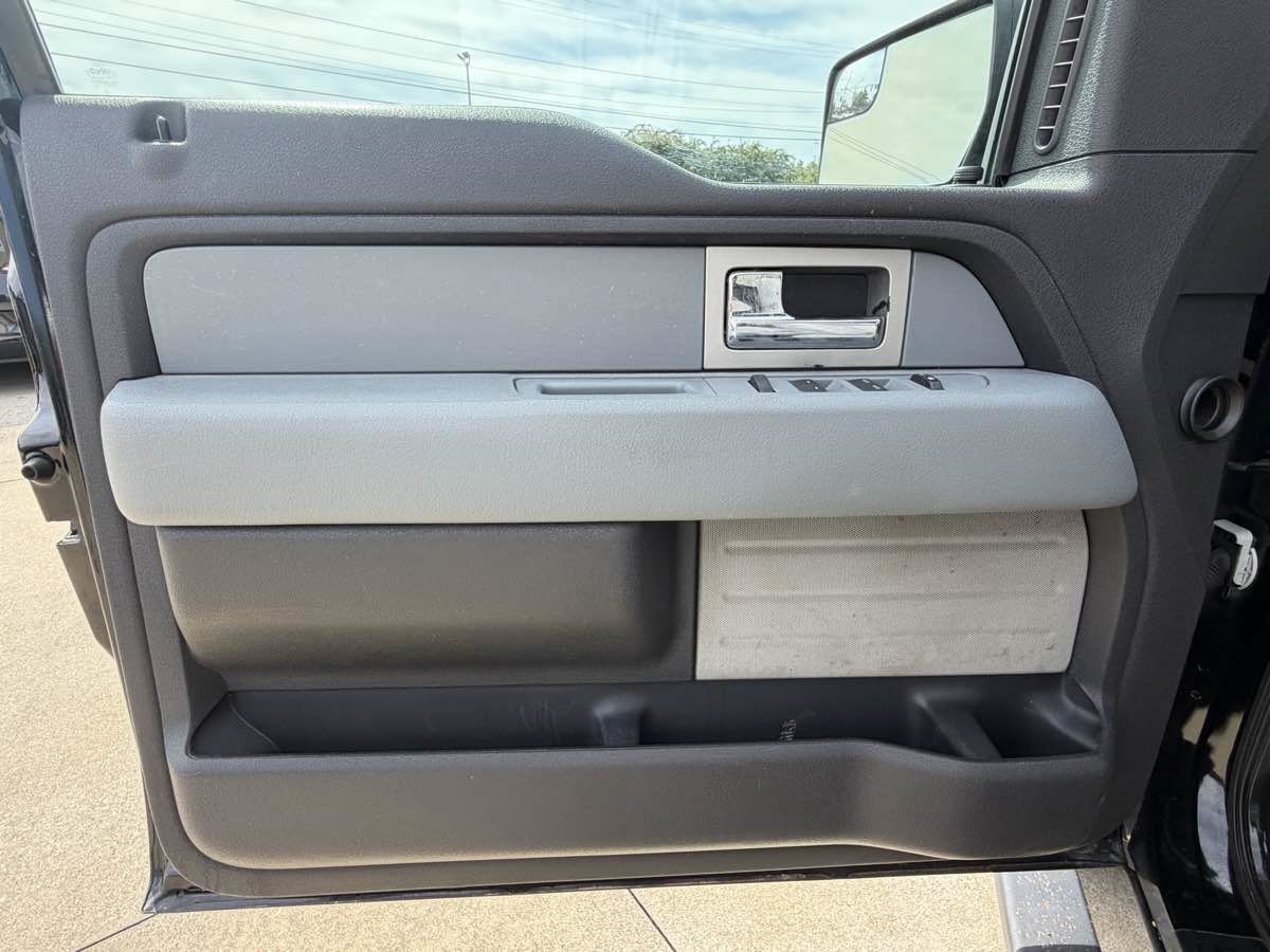 Used 2011 Ford F150 XLT w/ XLT Convenience Pkg AWD/4WD image 24
