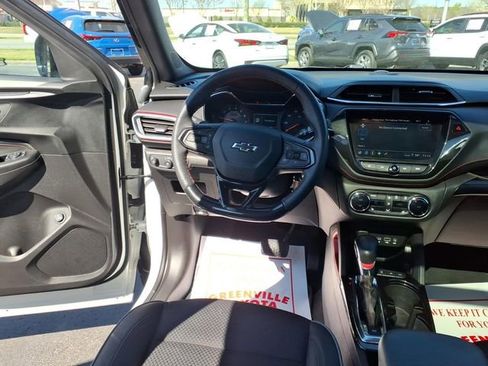 Used 2023 Chevrolet TrailBlazer RS w/ Sun and Liftgate Package AWD/4WD image 12