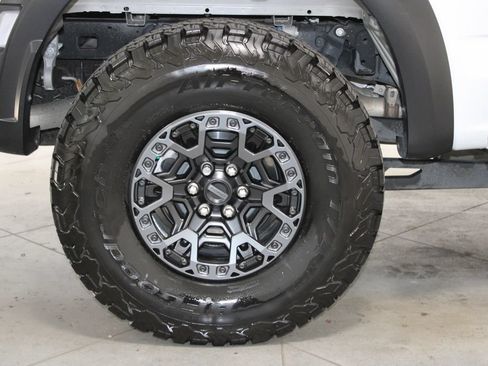 Used 2025 Ford F150 Raptor w/ Equipment Group 803A Raptor R AWD/4WD image 16