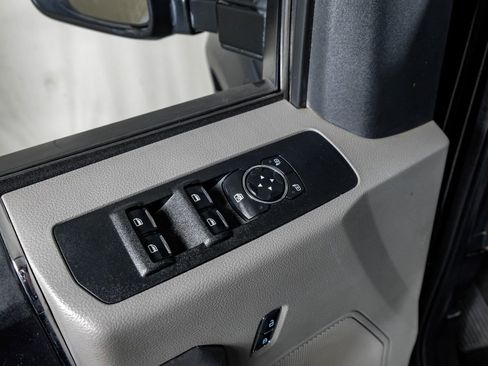 Used 2017 Ford F250 XLT w/ XLT Value Package image 32