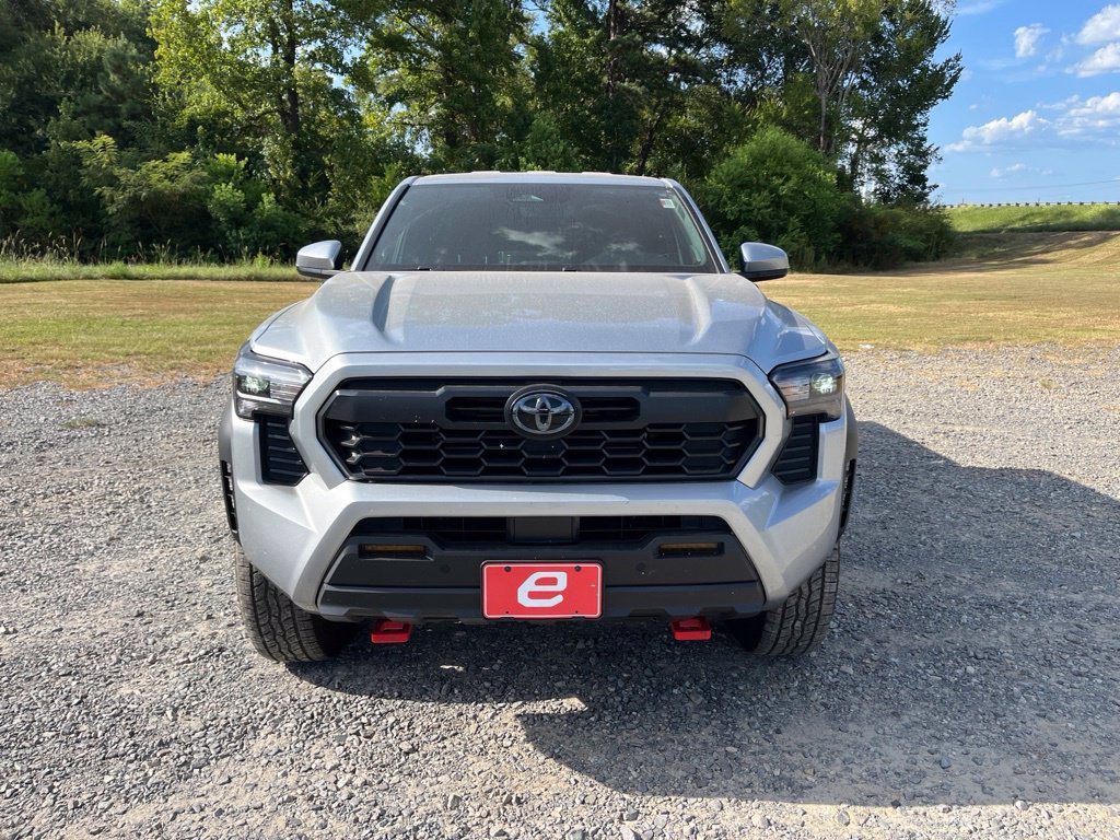 Used 2025 Toyota Tacoma TRD Off-Road w/ TRD Off Road Upgrade Package AWD/4WD image 2