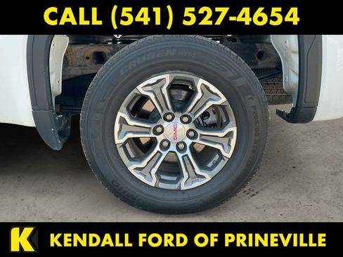 Used 2021 GMC Sierra 1500 4x4 Crew Cab w/ Sierra Value Package image 9