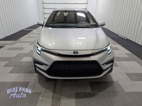 Used 2025 Toyota Corolla SE image 6