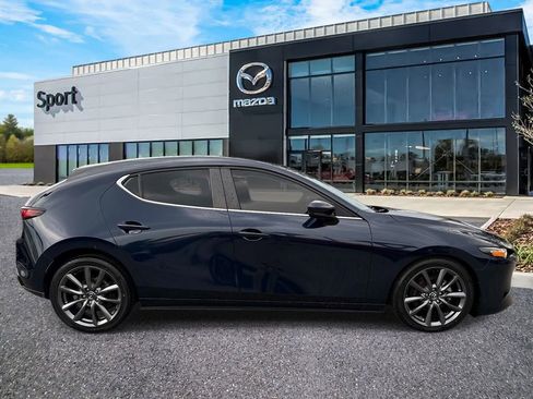 Used 2019 MAZDA MAZDA3 Hatchback FWD image 2
