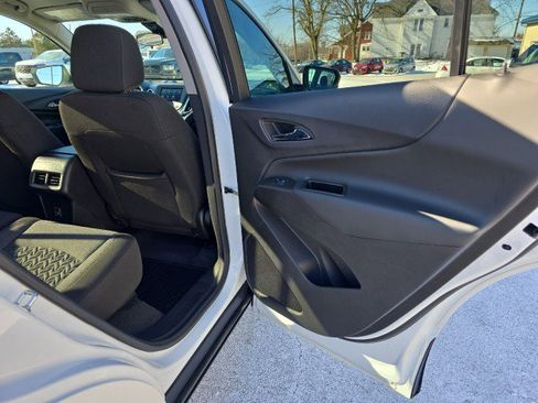 Used 2024 Chevrolet Equinox LT image 38