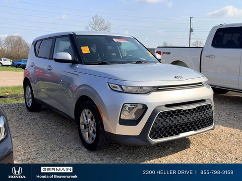 Used 2020 Kia Soul S image 1