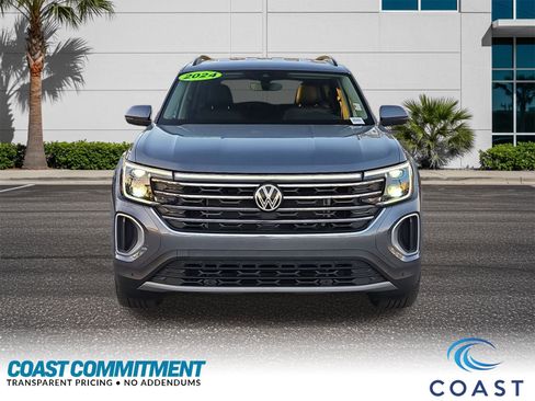 Used 2024 Volkswagen Atlas SE image 2