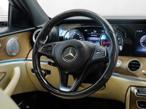 Used 2018 Mercedes-Benz E 300 image 21