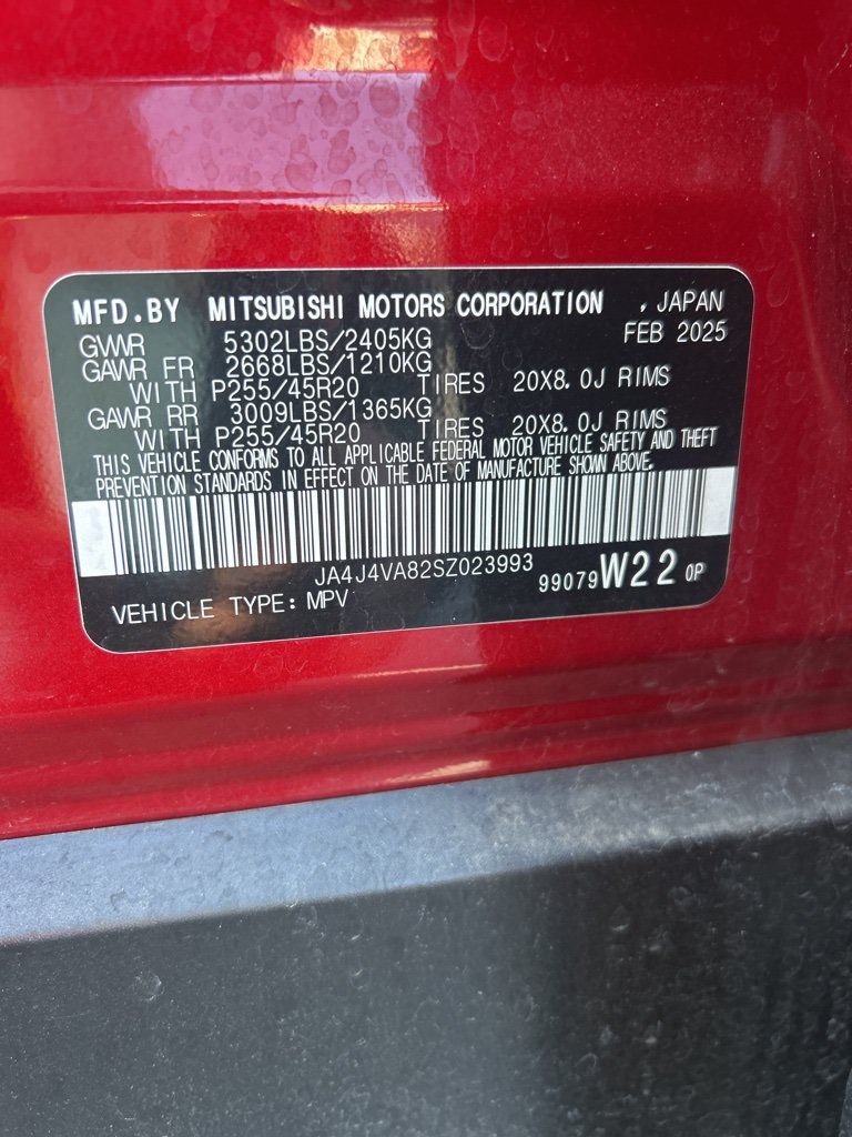 Used 2025 Mitsubishi Outlander SE AWD/4WD image 3