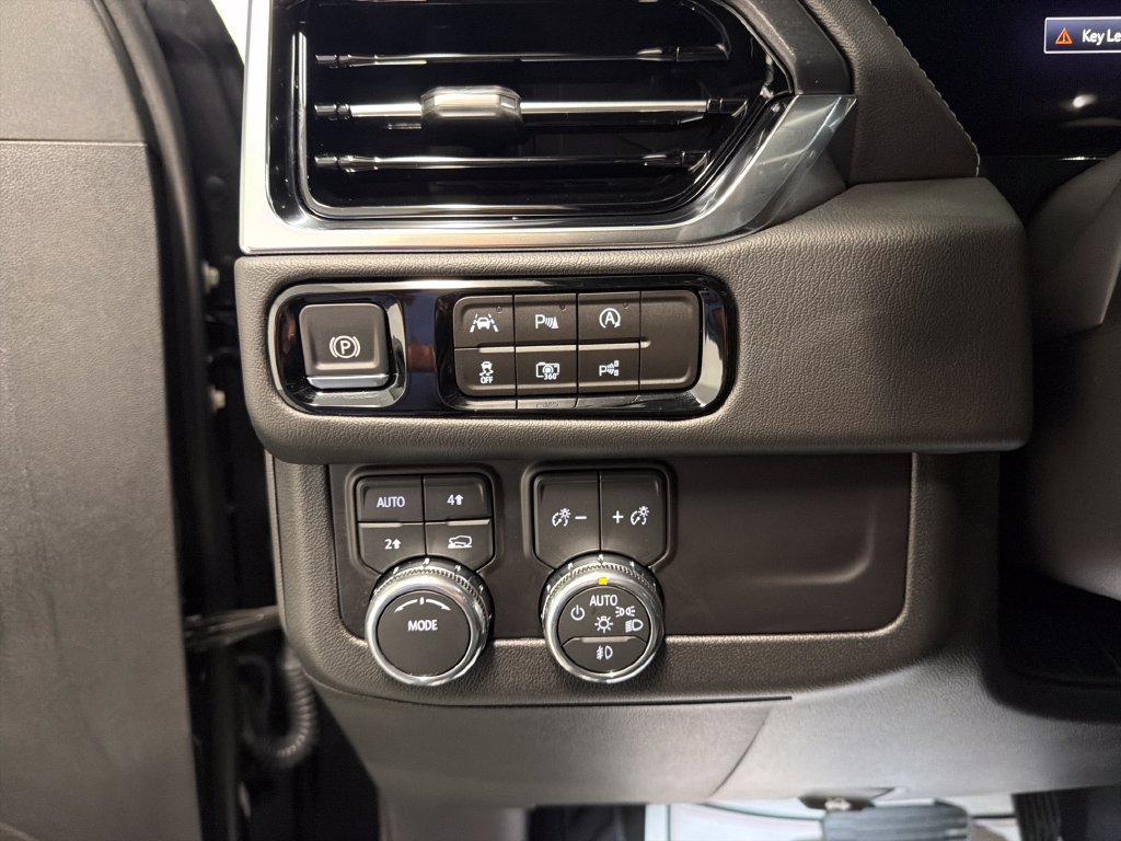 Used 2026 GMC Yukon Denali w/ Sun & Power Step Package AWD/4WD image 21