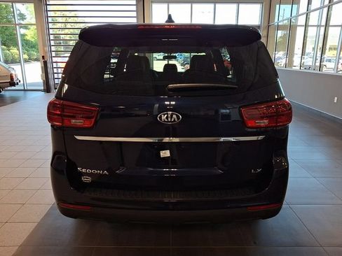 Used 2019 Kia Sedona LX FWD image 5