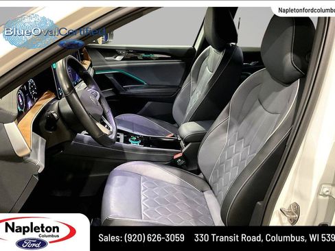 Used 2025 Volkswagen Tiguan SEL R-Line AWD/4WD image 26