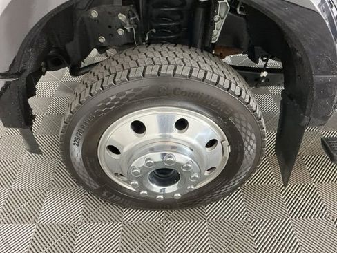 Certified 2025 Ford F450 Platinum w/ FX4 Off-Road Package image 34