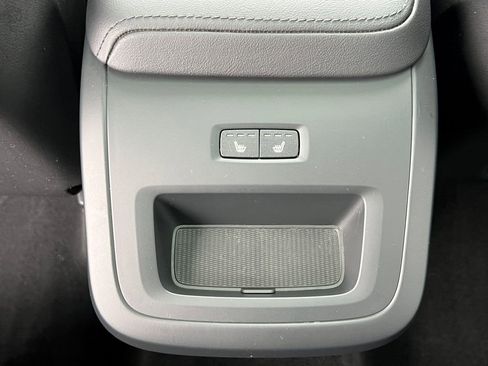 Certified 2023 Volvo XC60 B5 Plus w/ Climate Package image 20