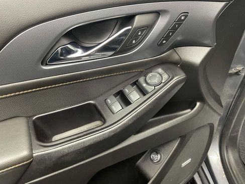Used 2020 Chevrolet Traverse Premier FWD image 10