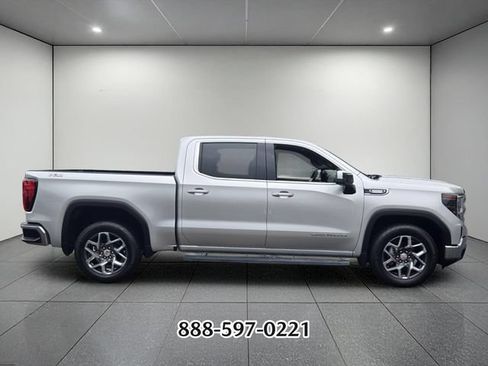 Used 2022 GMC Sierra 1500 SLE w/ X31 Off-Road Package AWD/4WD image 6