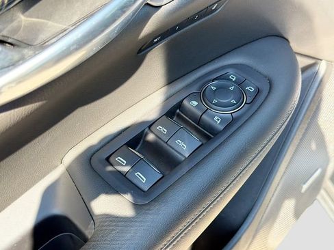 Used 2024 Cadillac XT6 Premium Luxury w/ Technology Package image 25