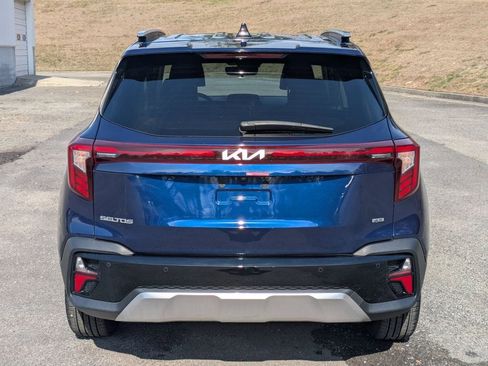 Used 2025 Kia Seltos EX AWD/4WD image 5