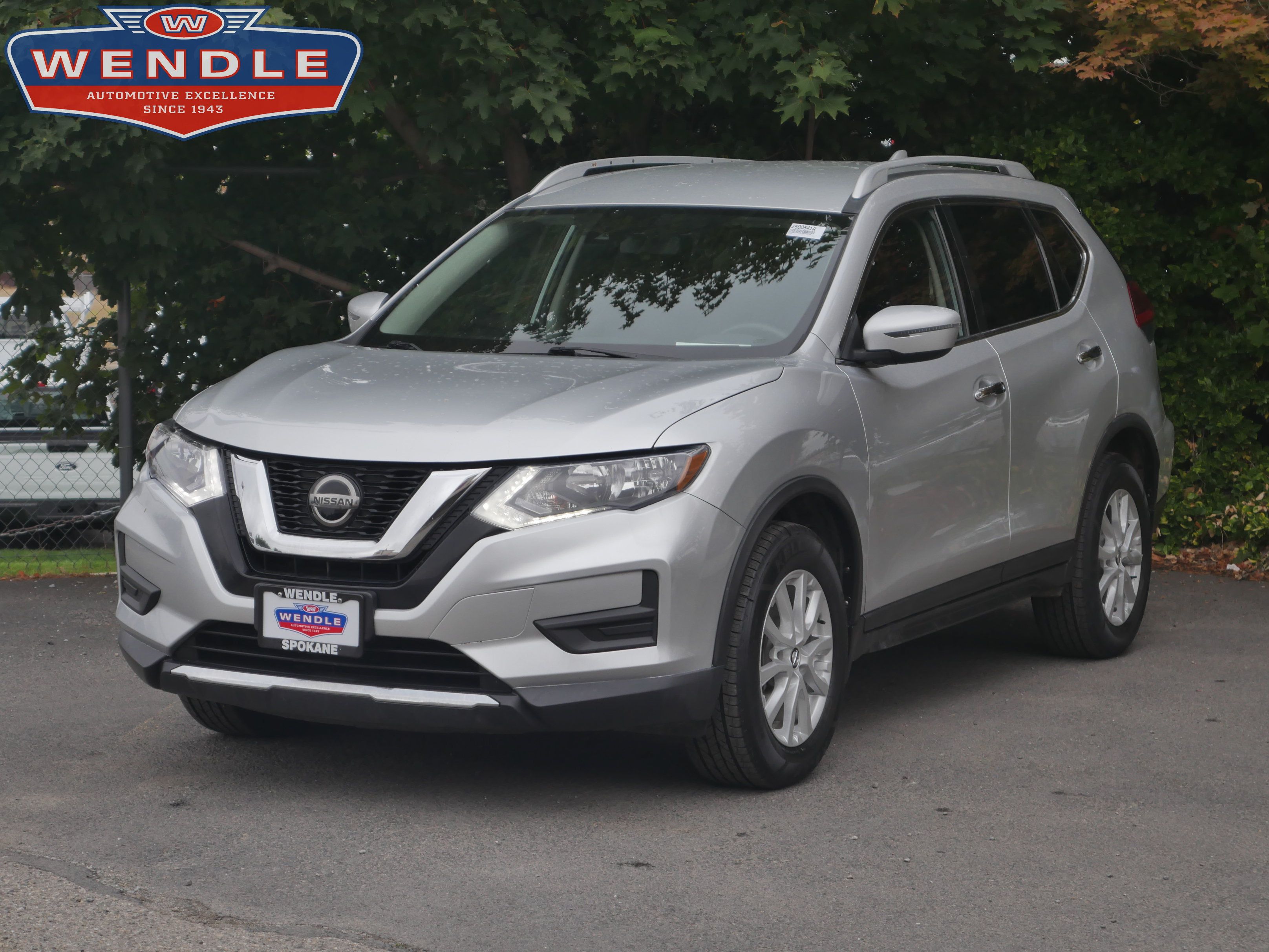 Used 2020 Nissan Rogue SV AWD/4WD image 1
