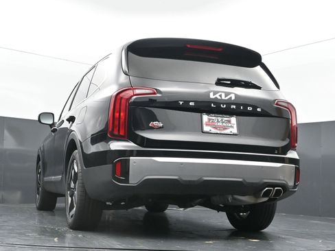 Used 2025 Kia Telluride S FWD image 38