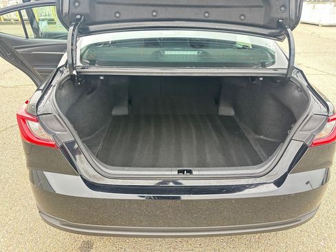 Used 2025 Toyota Camry LE image 31