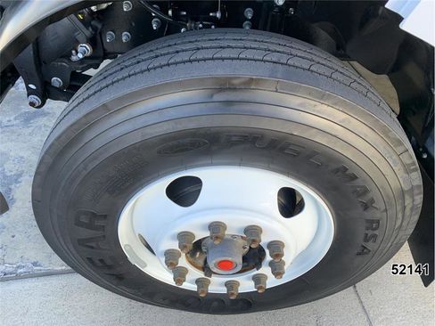 Used 2022 Ford F750 2WD Regular Cab Super Duty image 19