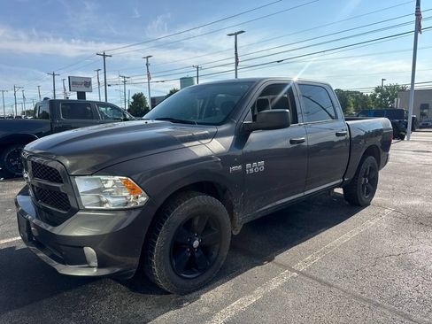 Used 2015 RAM 1500 Express AWD/4WD image 2