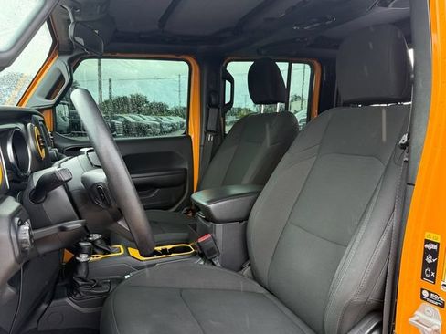 Used 2021 Jeep Gladiator Sport AWD/4WD image 9