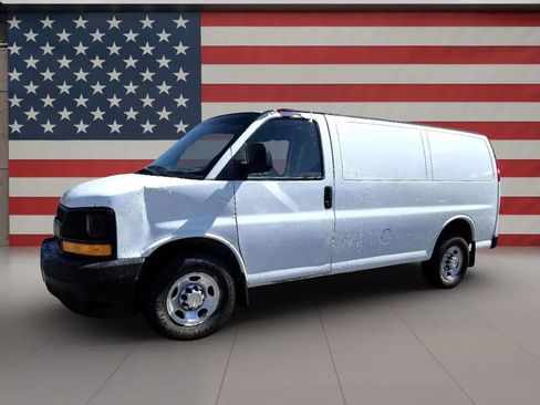 Used 2017 Chevrolet Express 2500 image 1