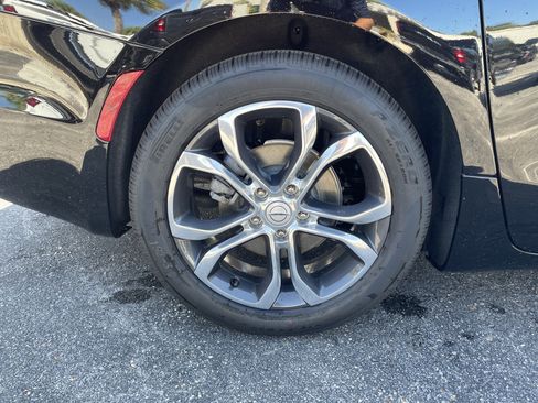 New 2026 Chrysler Pacifica Pinnacle image 9