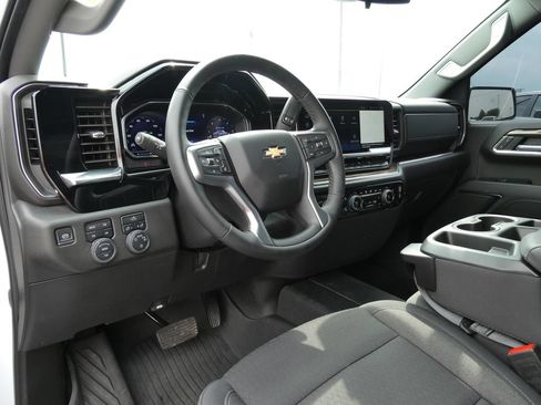 Used 2024 Chevrolet Silverado 1500 LT w/ Z71 Off-Road Package AWD/4WD image 24
