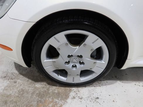 Used 2005 Lexus SC 430 Convertible RWD image 11