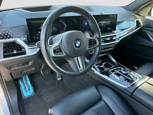 Used 2025 BMW X7 M60i w/ Executive Package image 9