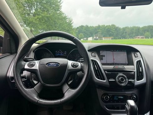 Used 2013 Ford Focus Titanium FWD image 9