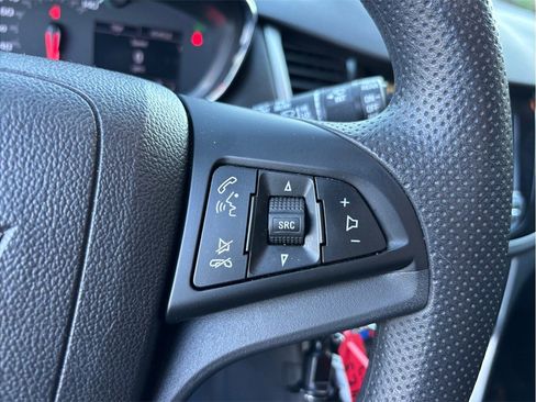 Used 2019 Chevrolet Trax LS image 20