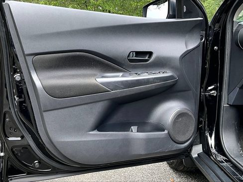 Used 2022 Nissan Kicks S FWD image 17