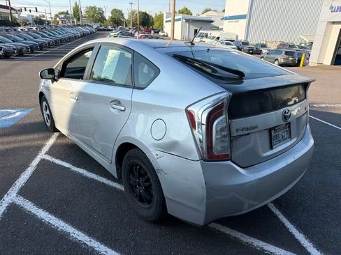 Used 2015 Toyota Prius Four FWD image 7