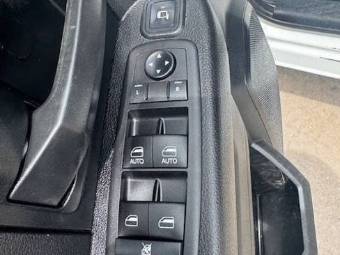 Used 2023 RAM 2500 Tradesman w/ Chrome Appearance Group AWD/4WD image 16