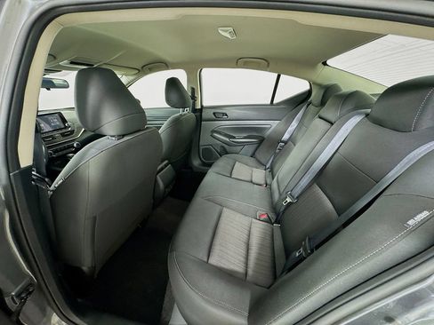 Used 2024 Nissan Altima 2.5 SV FWD image 29