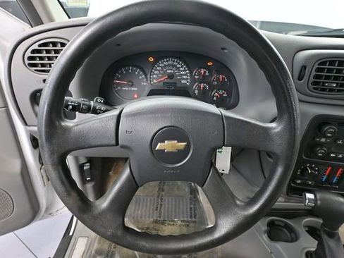 Used 2005 Chevrolet TrailBlazer LS w/ LS Preferred Equipment Group AWD/4WD image 23