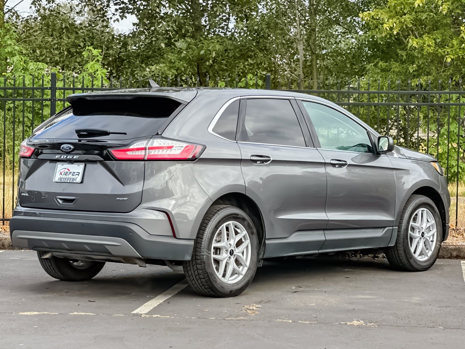 Used 2024 Ford Edge SEL AWD/4WD image 3