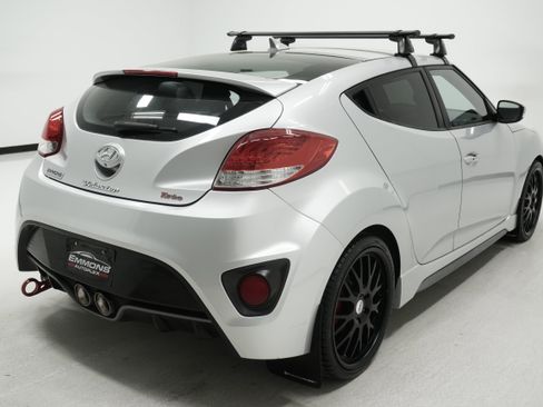 Used 2016 Hyundai Veloster Turbo image 4