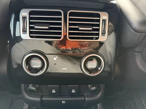 Used 2020 Land Rover Range Rover HSE image 23
