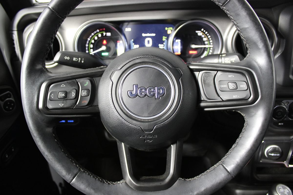 Used 2023 Jeep Wrangler Unlimited w/ Cold Weather Group AWD/4WD image 10