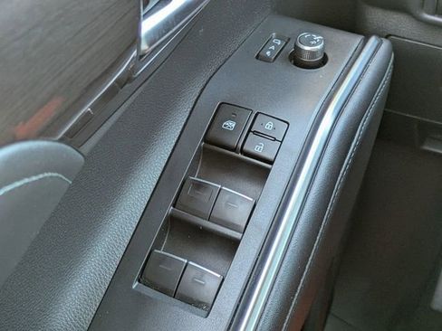 Used 2023 Toyota Highlander Limited image 26